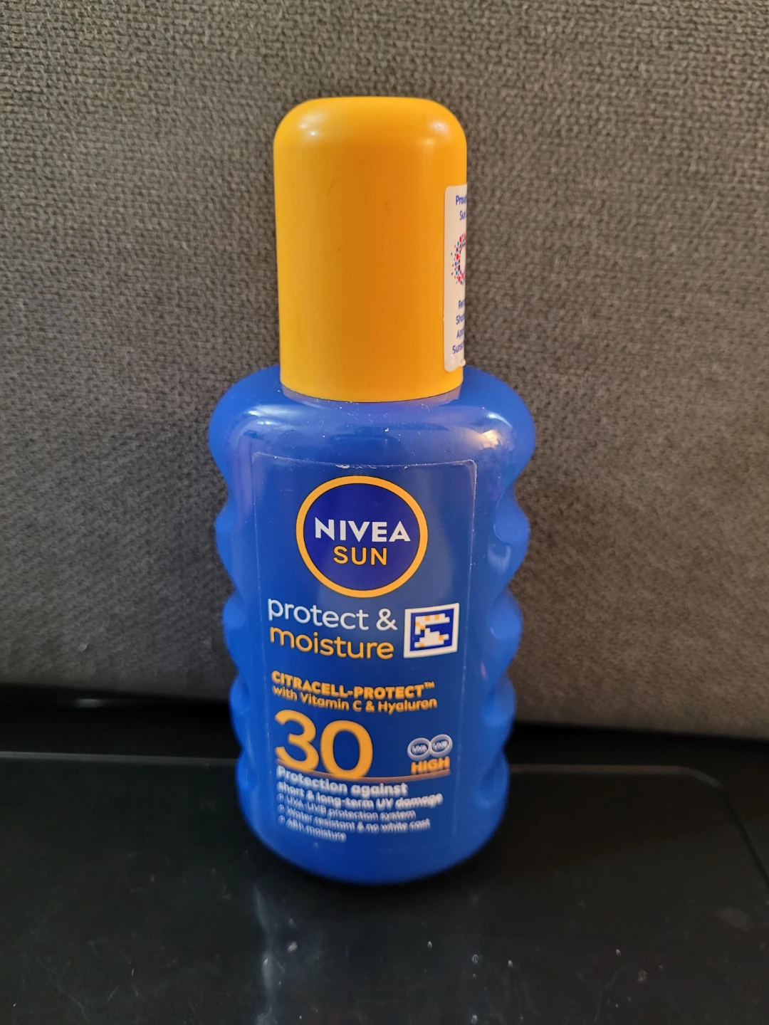 Nivea Sun Protect & Moisture SPF 30