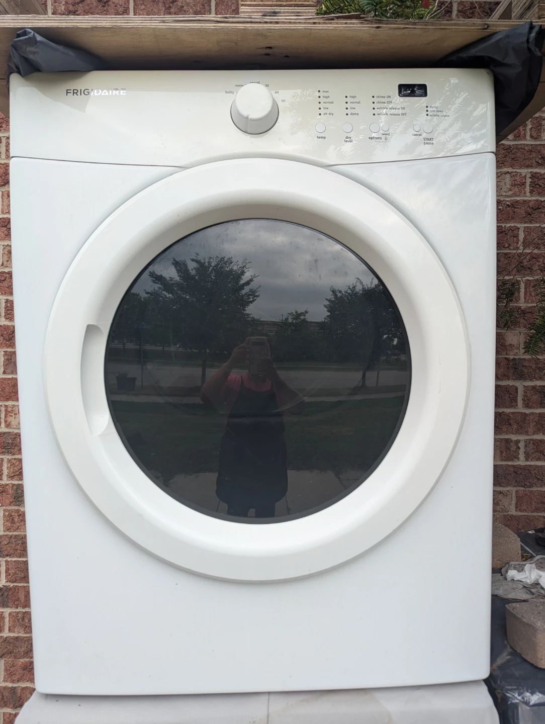 Frigidaire Electric Clothes Dryer