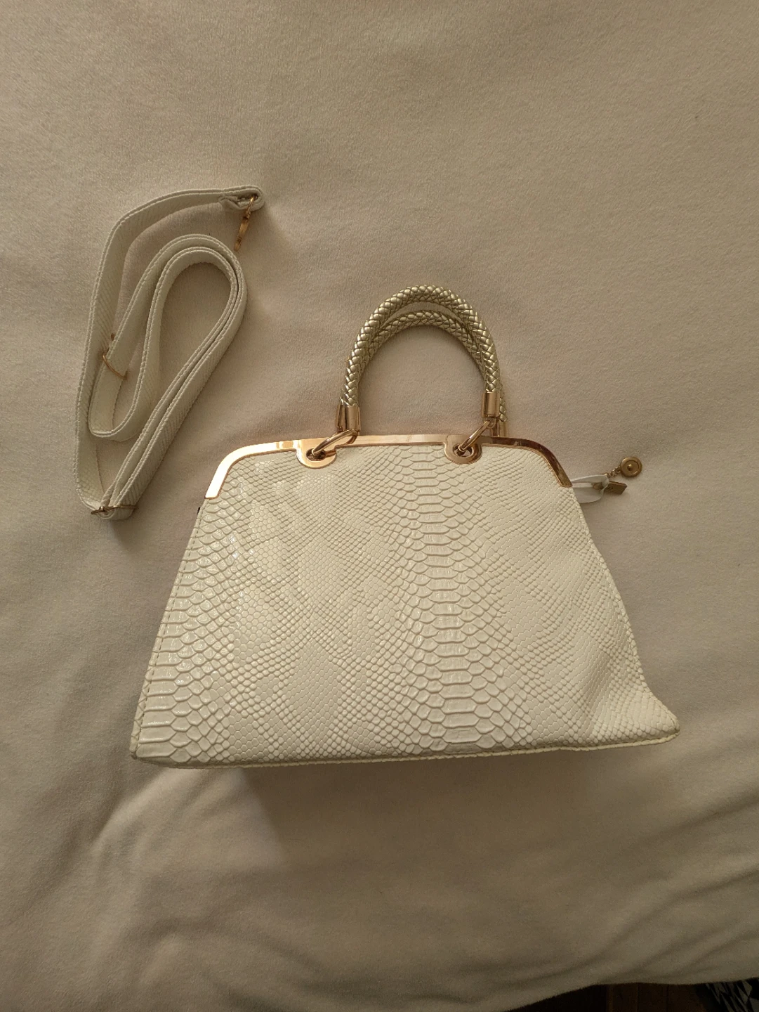 White & Gold Snakeskin Textured Handbag with Strap - photo 3