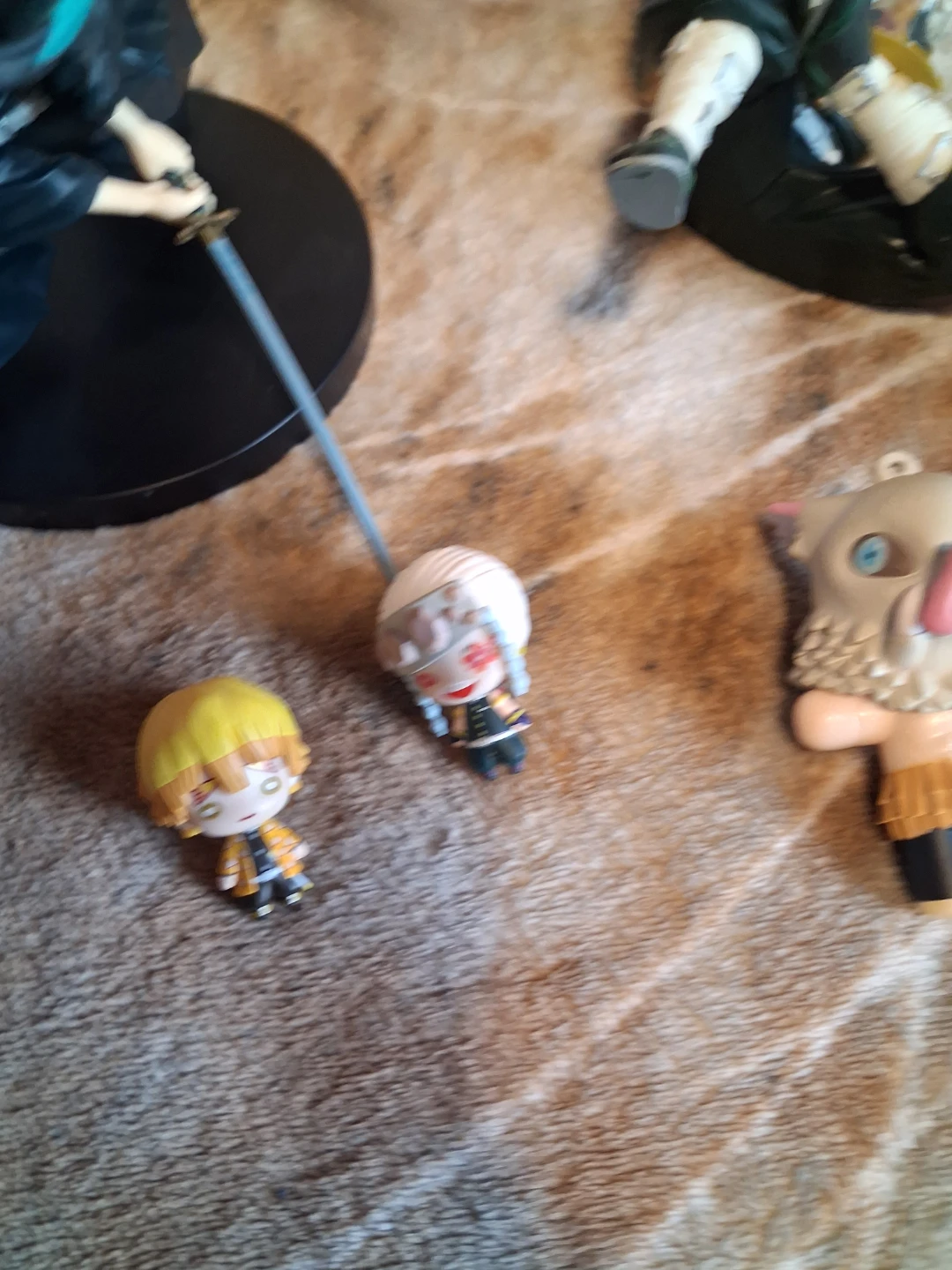 Some anime figures and plush keychain demon slayer, Naruto