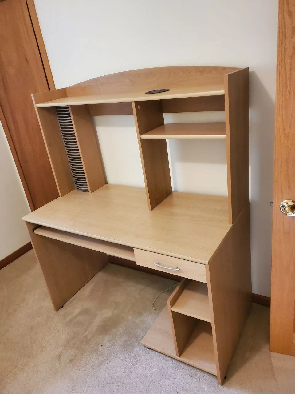 Computer Desk with Hutch