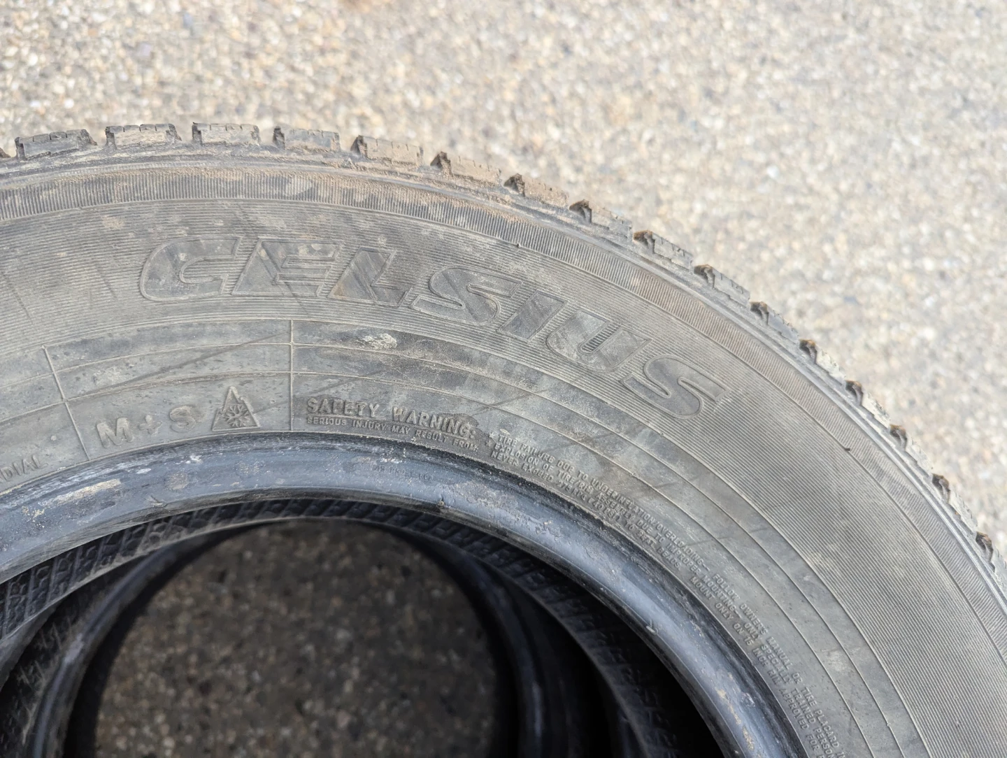 215/70R15 Toyo Celsius All Weather - photo 3