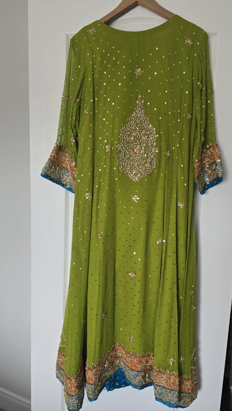 Traditional Pakistani/South Asian Shalwar Kameez - photo 4