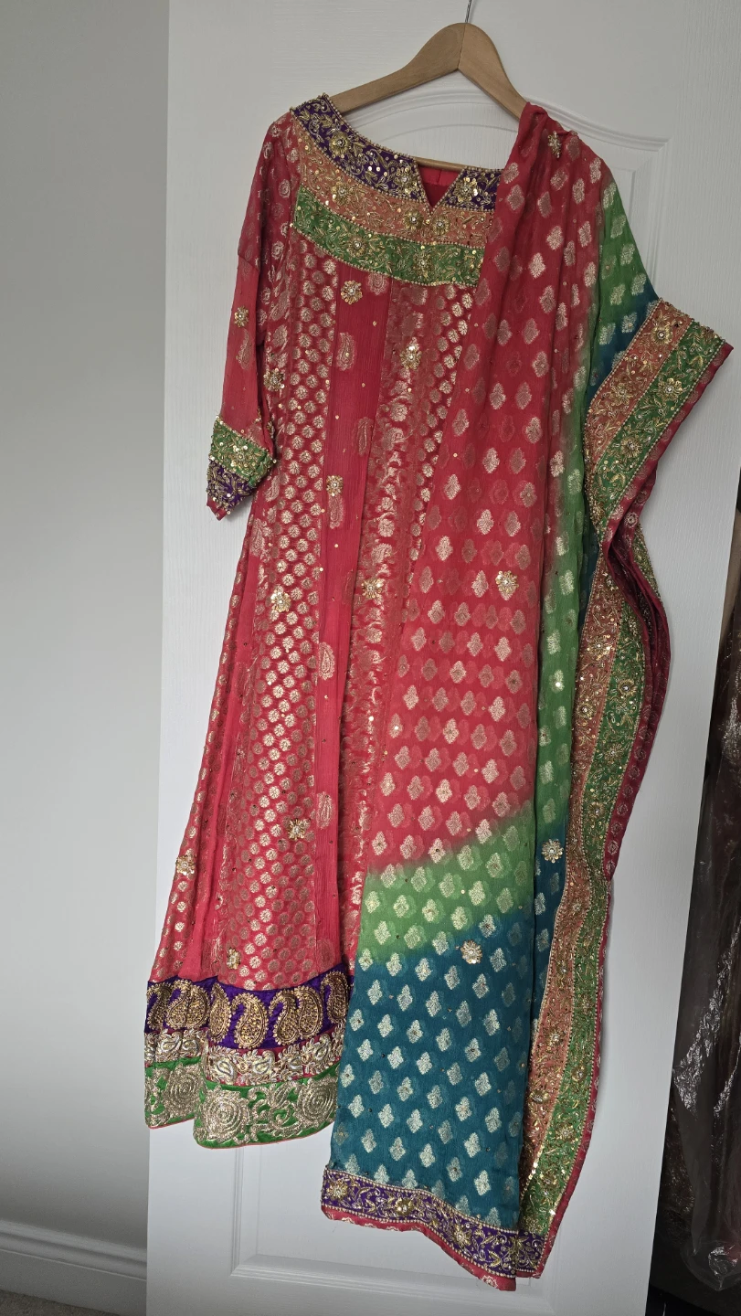 Traditional Pakistani/South Asian Shalwar Kameez - photo 5