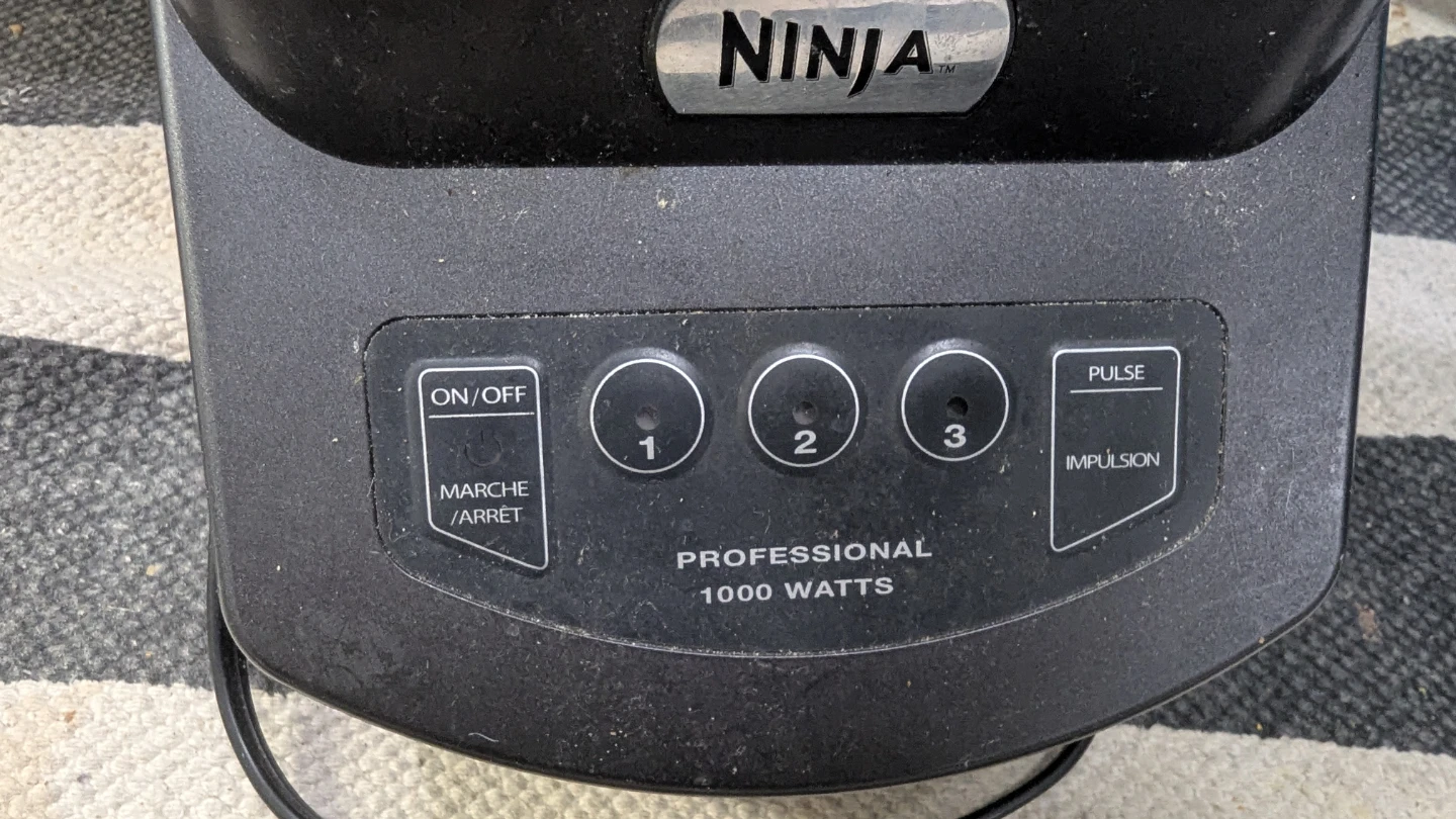 Ninja Professional 1000 Watt Blender