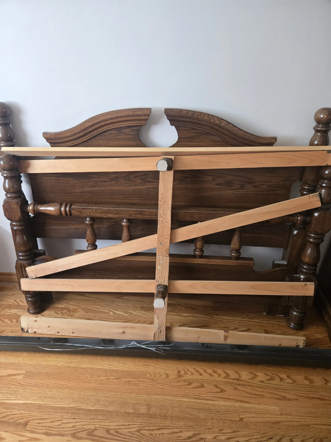 Dresser and bedframe - photo 2