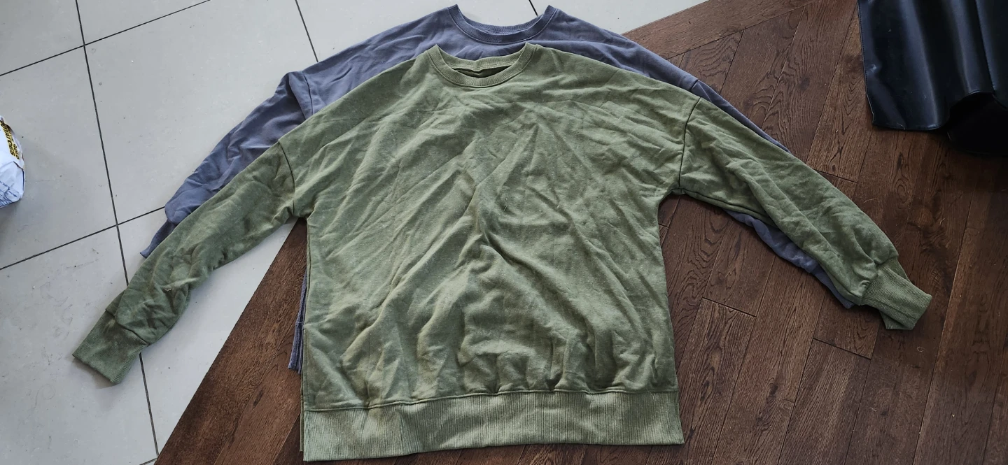 Two Oversized Crewneck Sweatshirts XL - photo 2