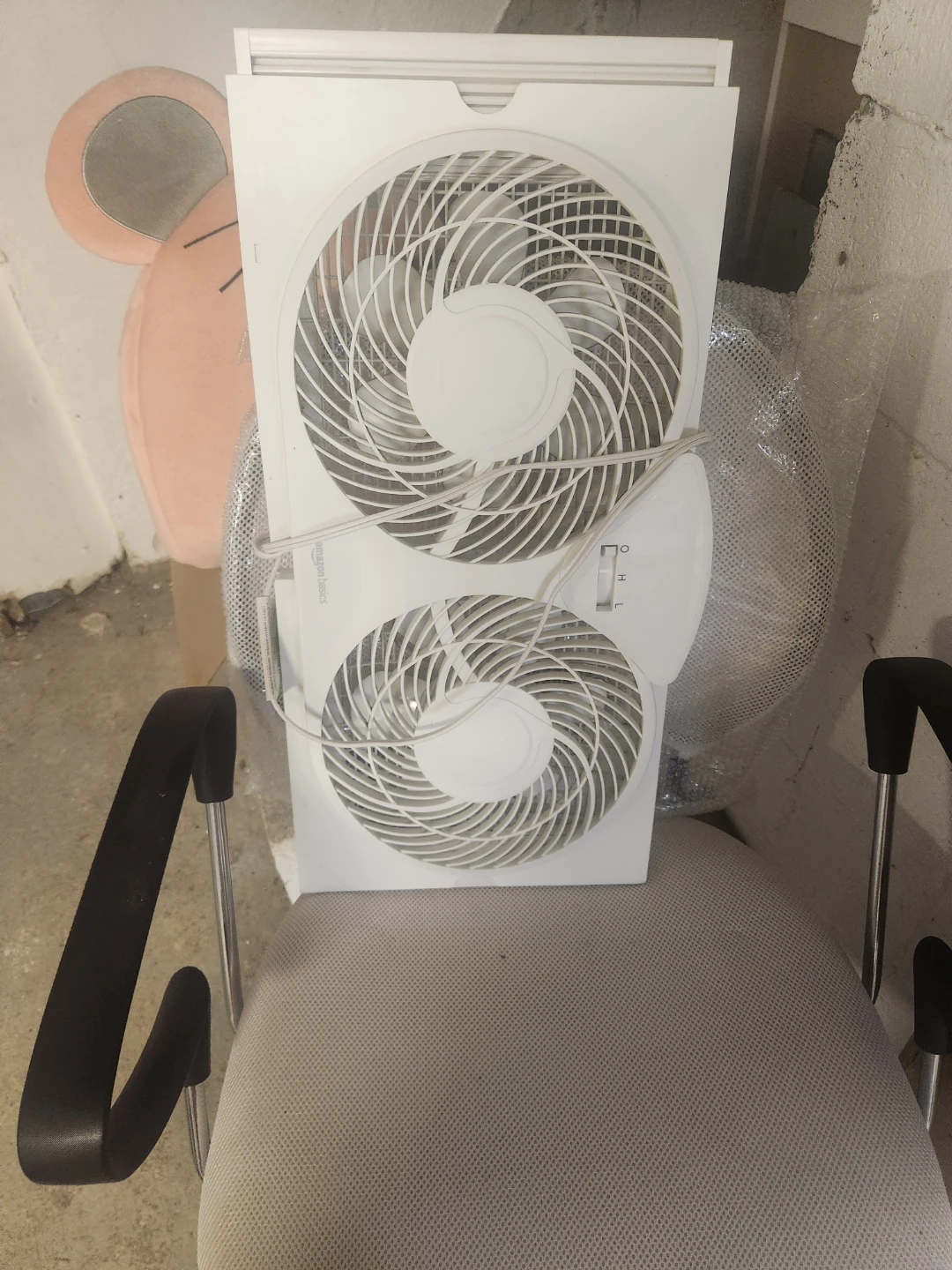 Amazon Basics Twin Window Fan