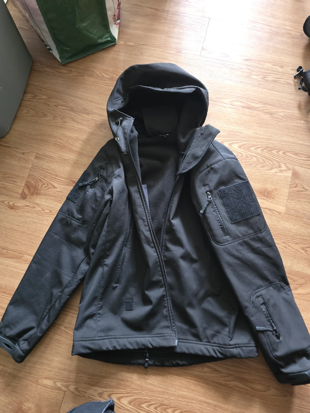 Black Softshell Shark Jacket with Fleece Lining