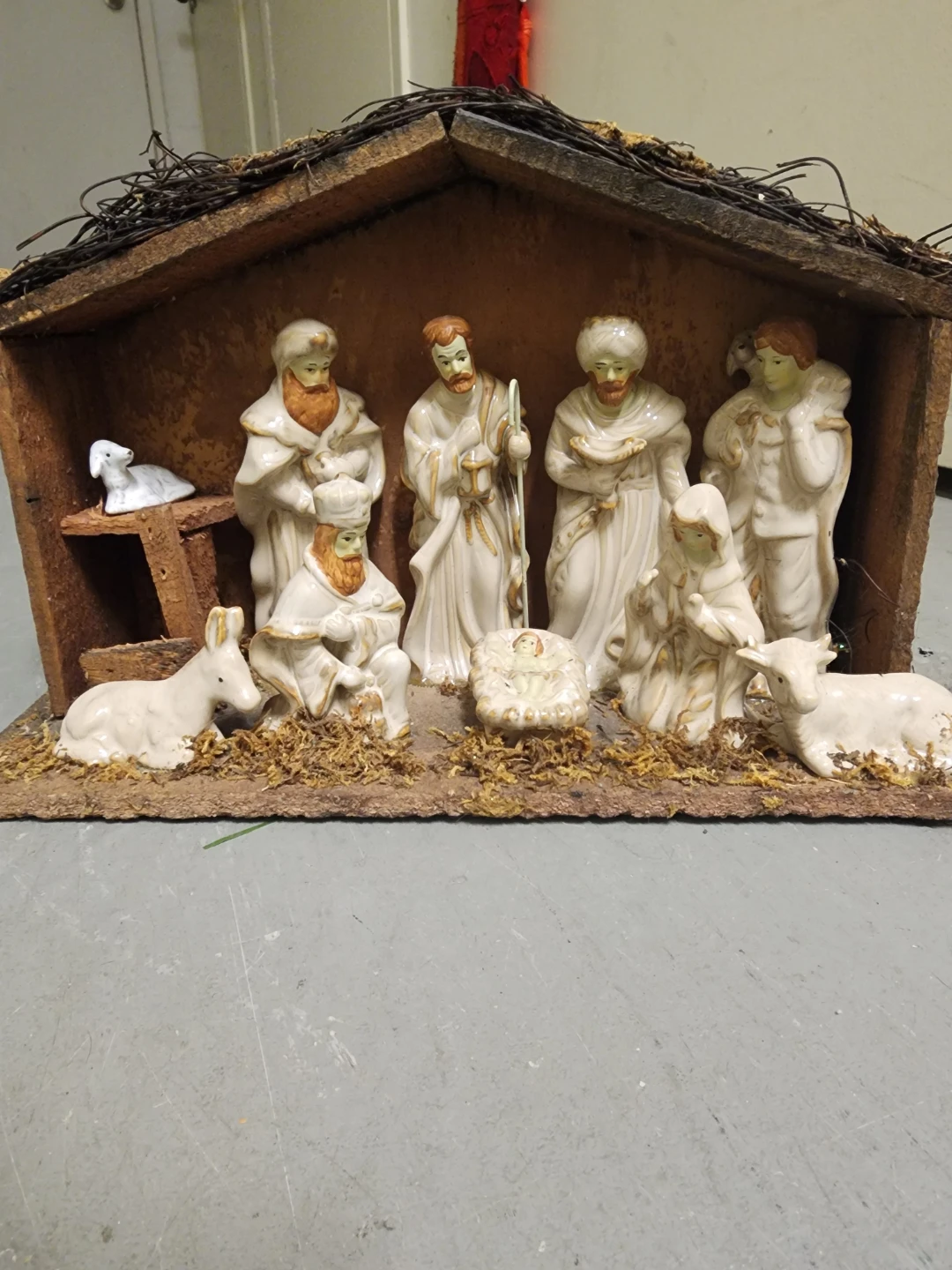 Nativity Scene Set with Stable - photo 2