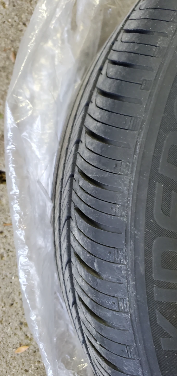 Hankook Kinergy GT 215/55R16 Tire - photo 3