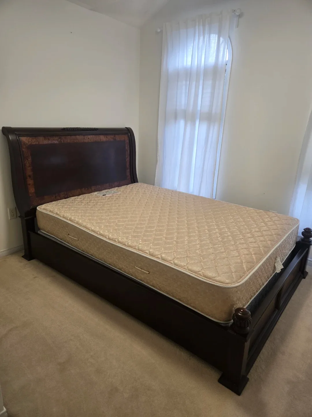 Queen size bed frame with Simmons mattress - photo 3
