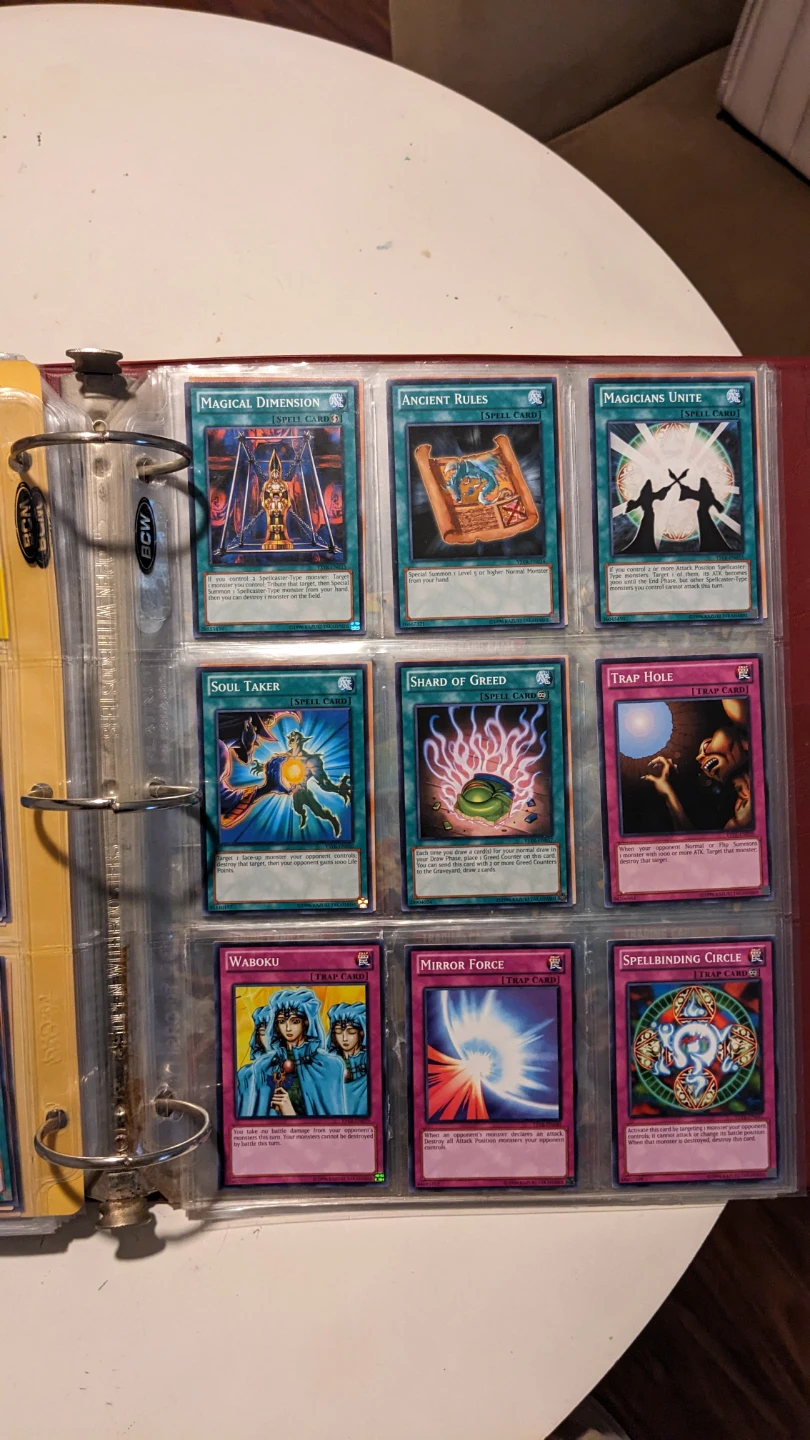 Yu-Gi-Oh! TCG - Dark Magician Reprint Set - photo 5