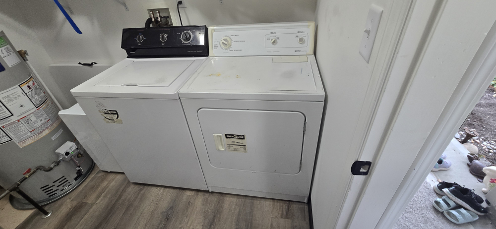 Whirlpool Washer and Dryer Set - photo 2