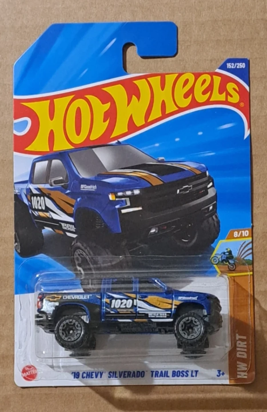 Hot Wheels '19 Chevy, Blue Silverado Trail Boss LT