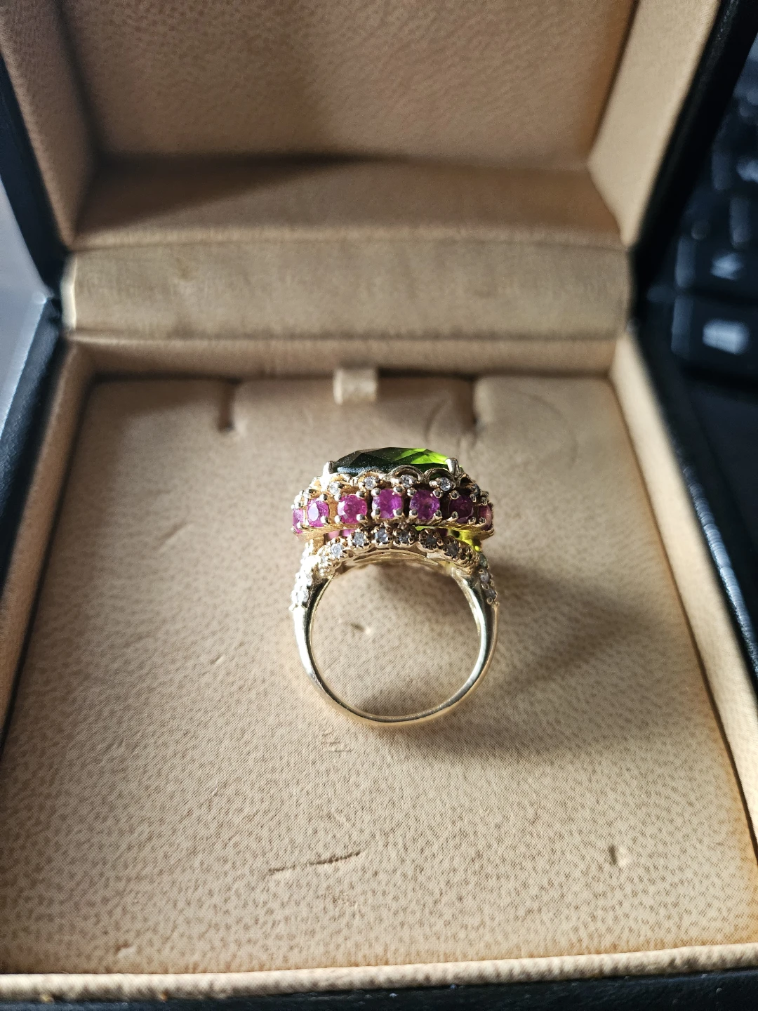 Vintage gold ring with ruby, diamond and a big gem stone - photo 3