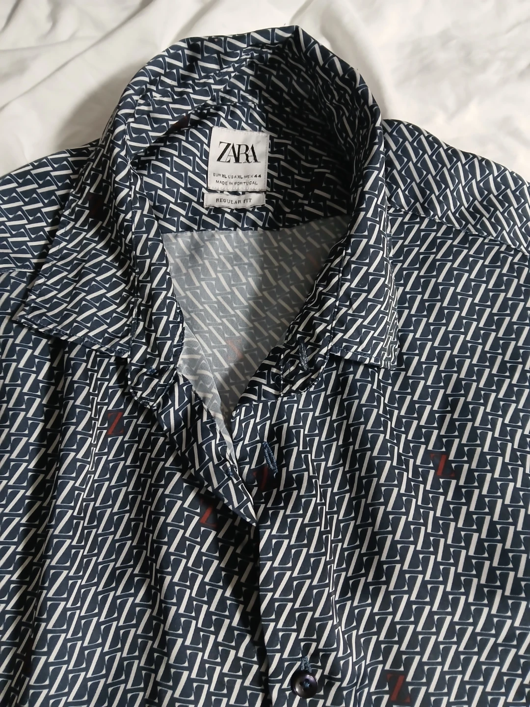 Zara silky XL Men's Short Sleeve Button Up Shirt regular fit - photo 4
