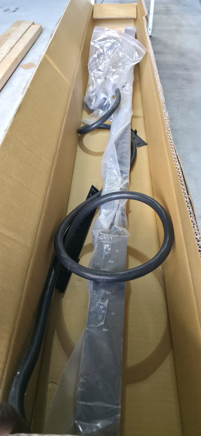 Tripp Lite PDU3VN10L2130 Power Distribution Unit