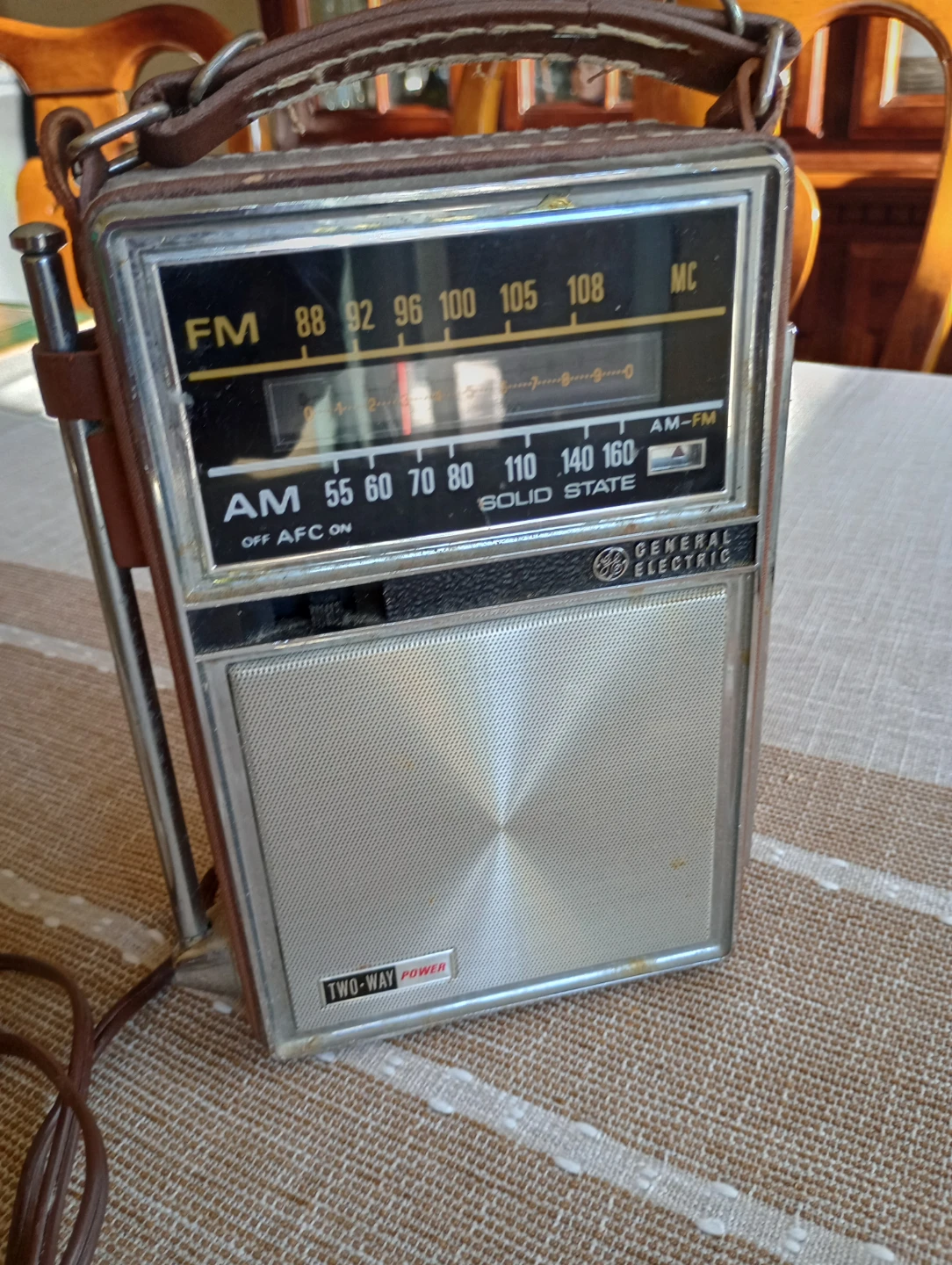 Vintage General Electric AM/FM Solid State Radio