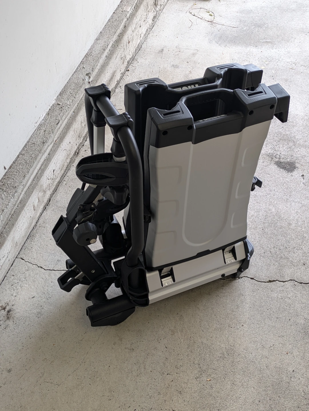 Thule EasyFold XT 2-Bike Hitch Carrier - photo 4