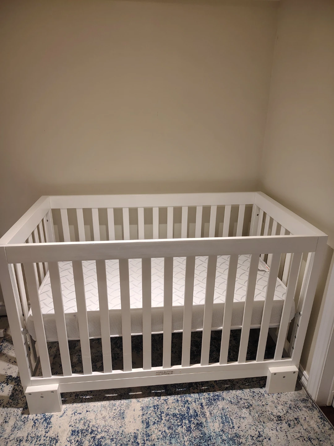 White crib like new - photo 2