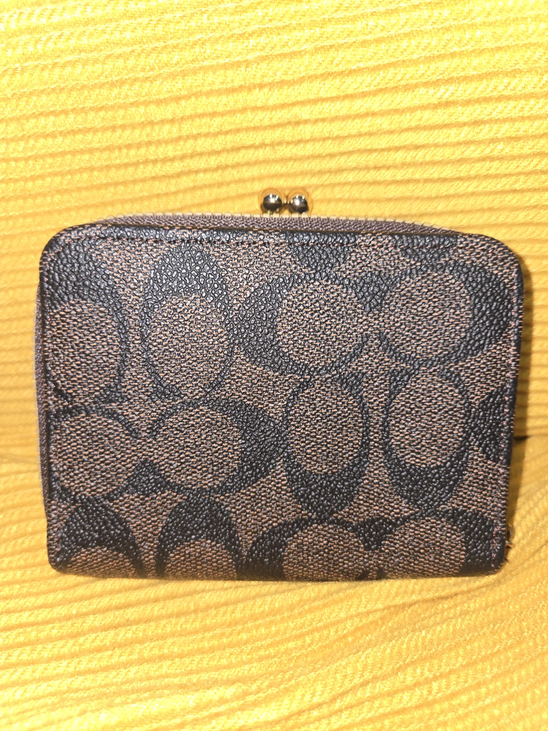 Coach Signature Print Accordion Card Case