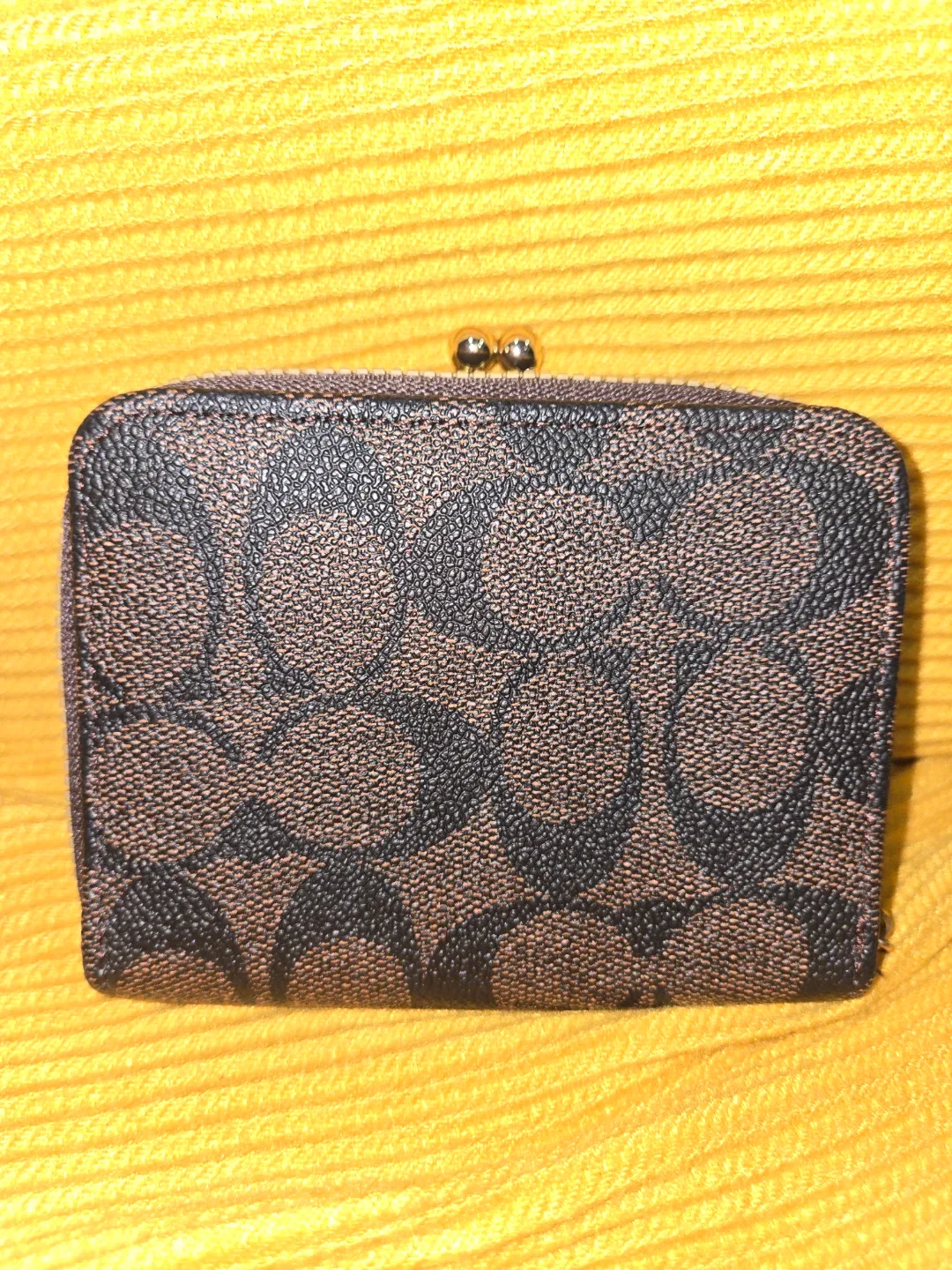 Coach Signature Print Accordion Card Case