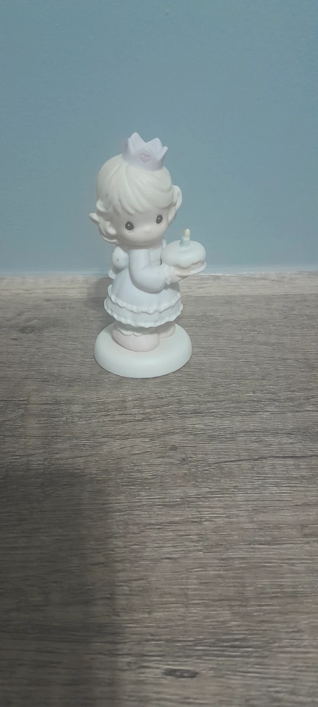 Precious Moments Figurine
