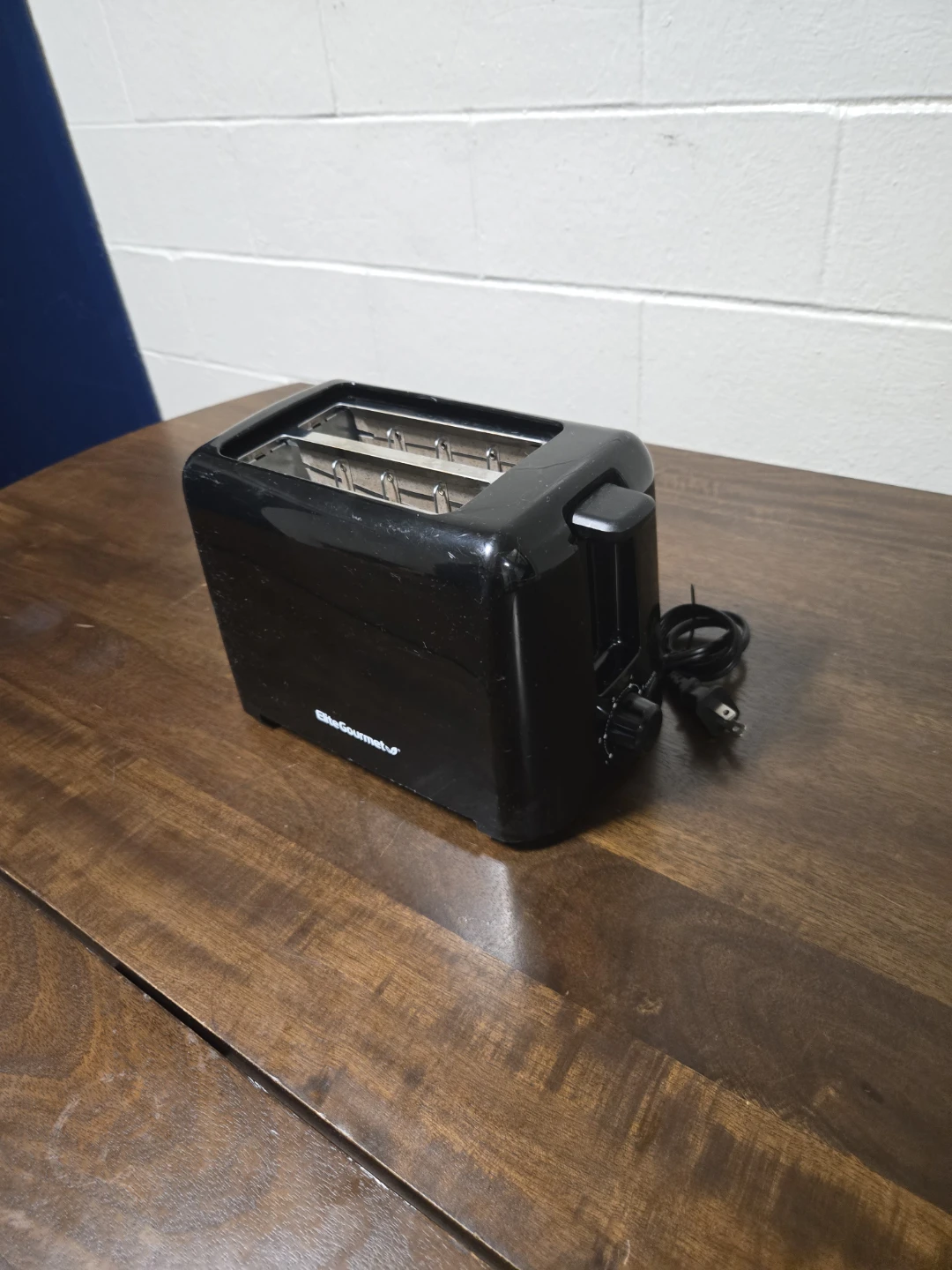 Elite Gourmet 2-Slice Toaster - photo 2