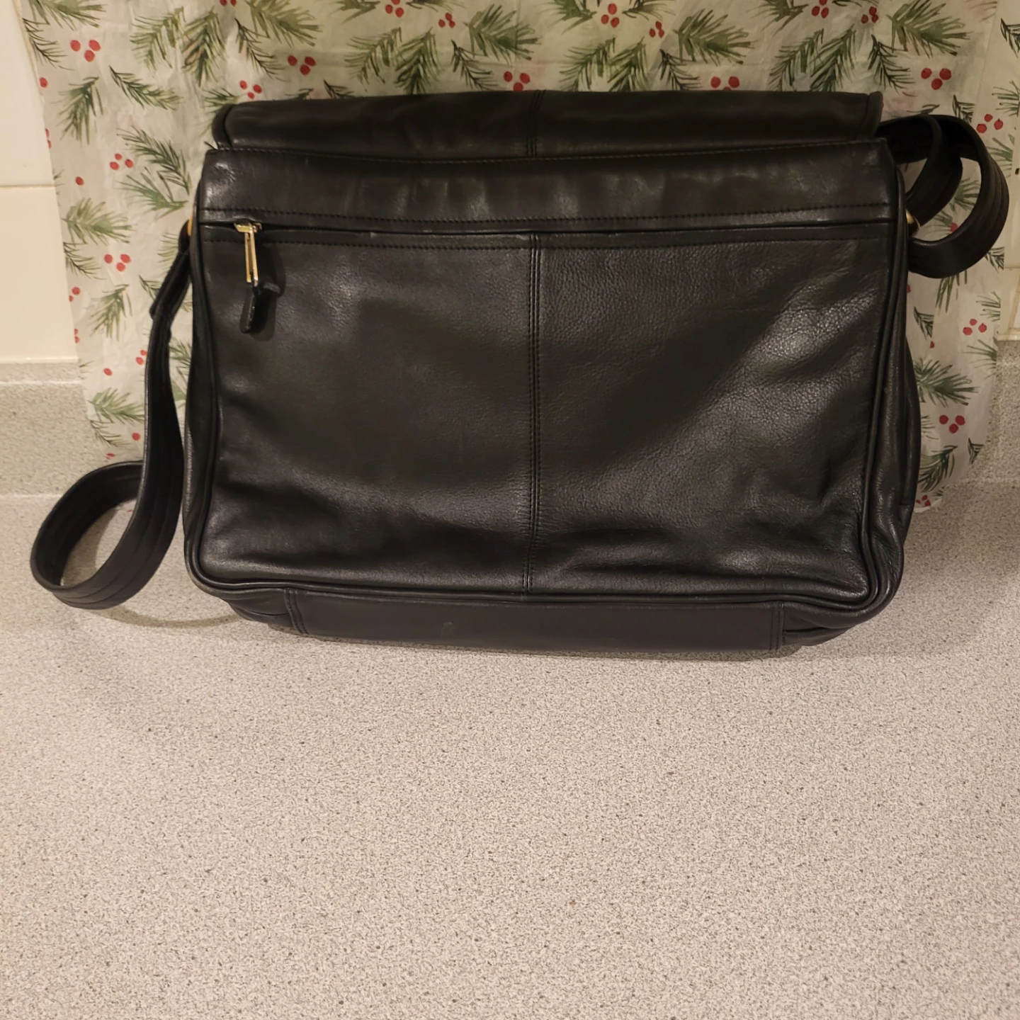 ILI Black Leather Messenger Bag - photo 2