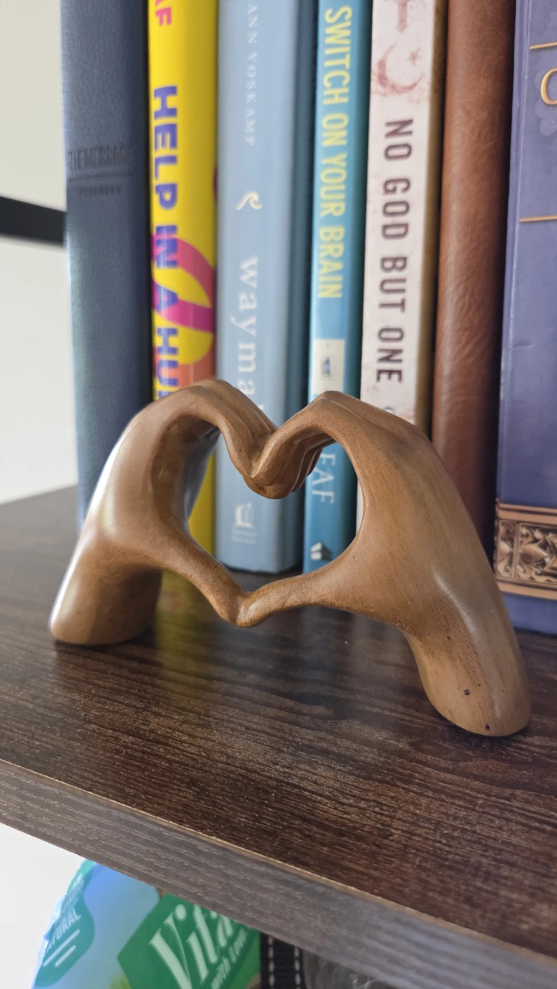 Love - Heart Hands Wooden Sculpture Décor *new
