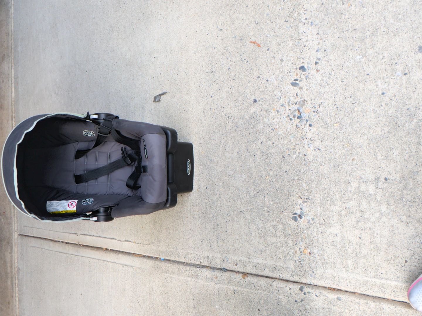 Graco SnugRide 30 Infant Car Seat - photo 4