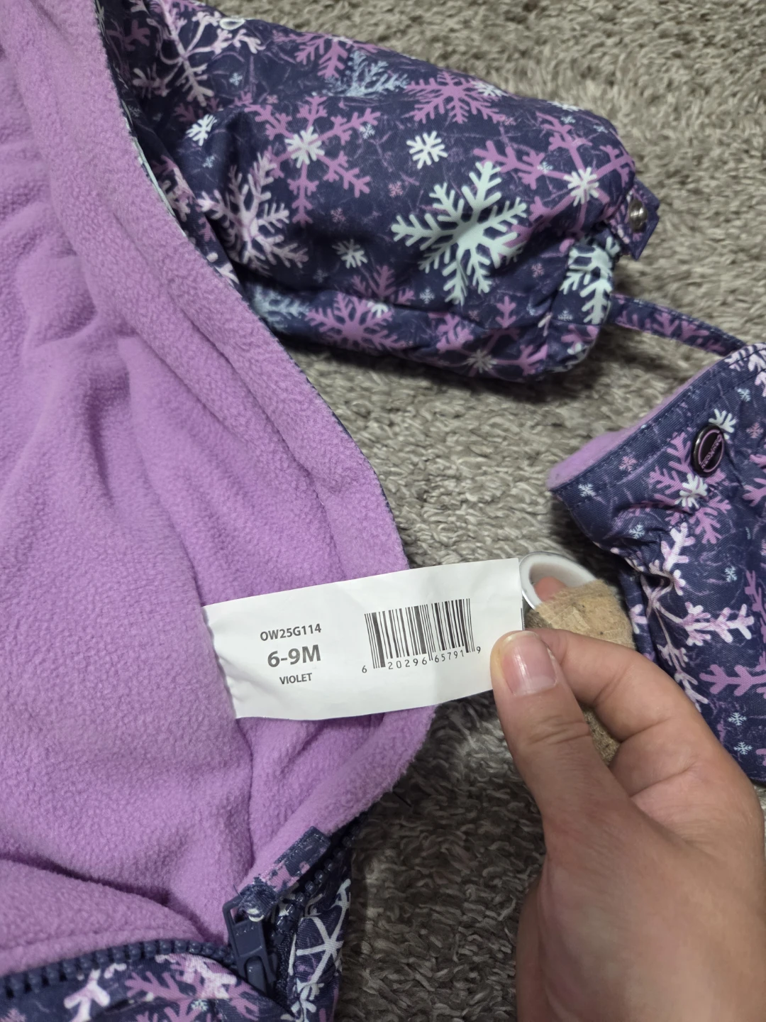 OshKosh B'gosh snowflake snowsuit 6-9M - photo 3