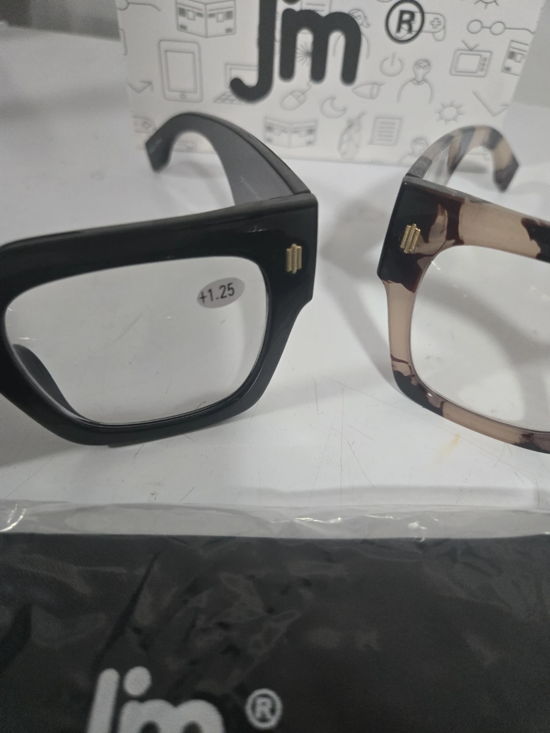 Two pairs of Jim reading glasses - photo 3