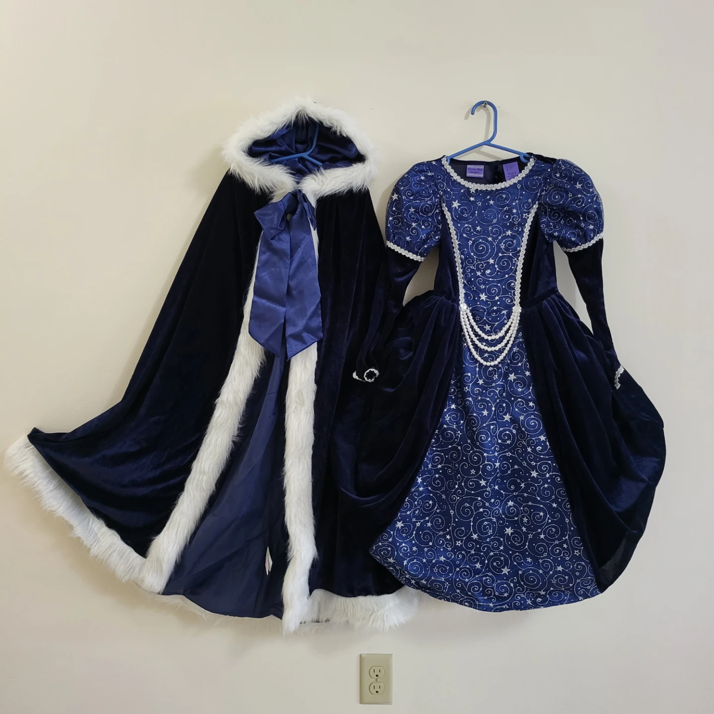 Frozen Elsa Princess Costume Dress & Hooded Cape Set
