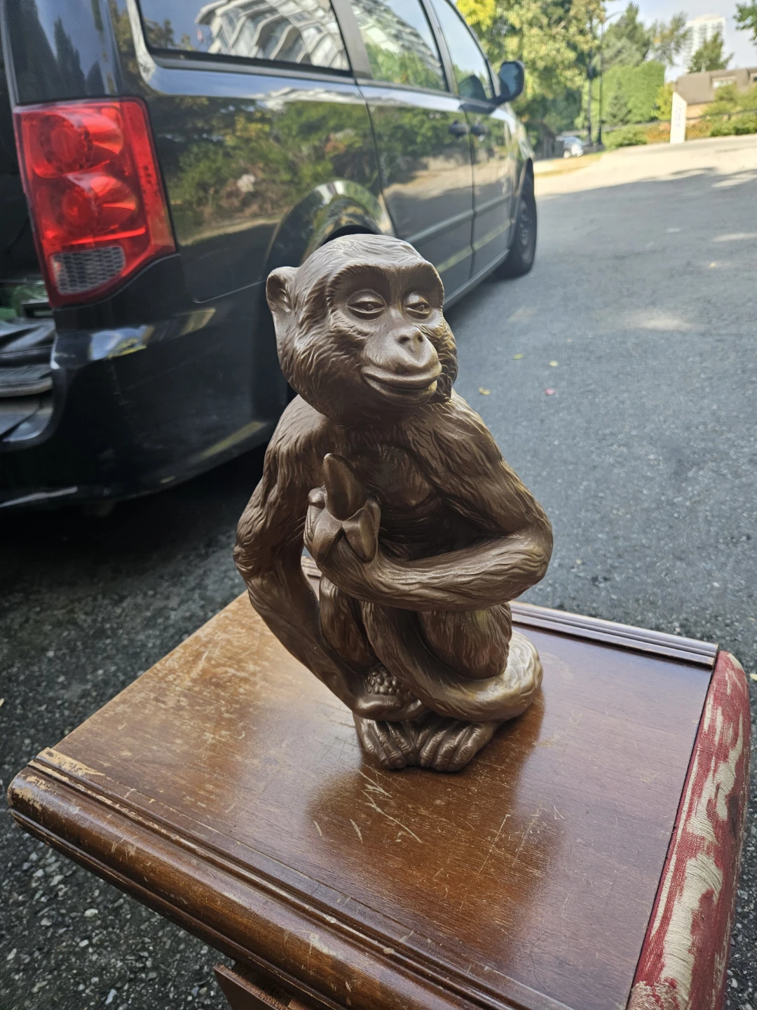 Bronze-tone monkey figurine - photo 2