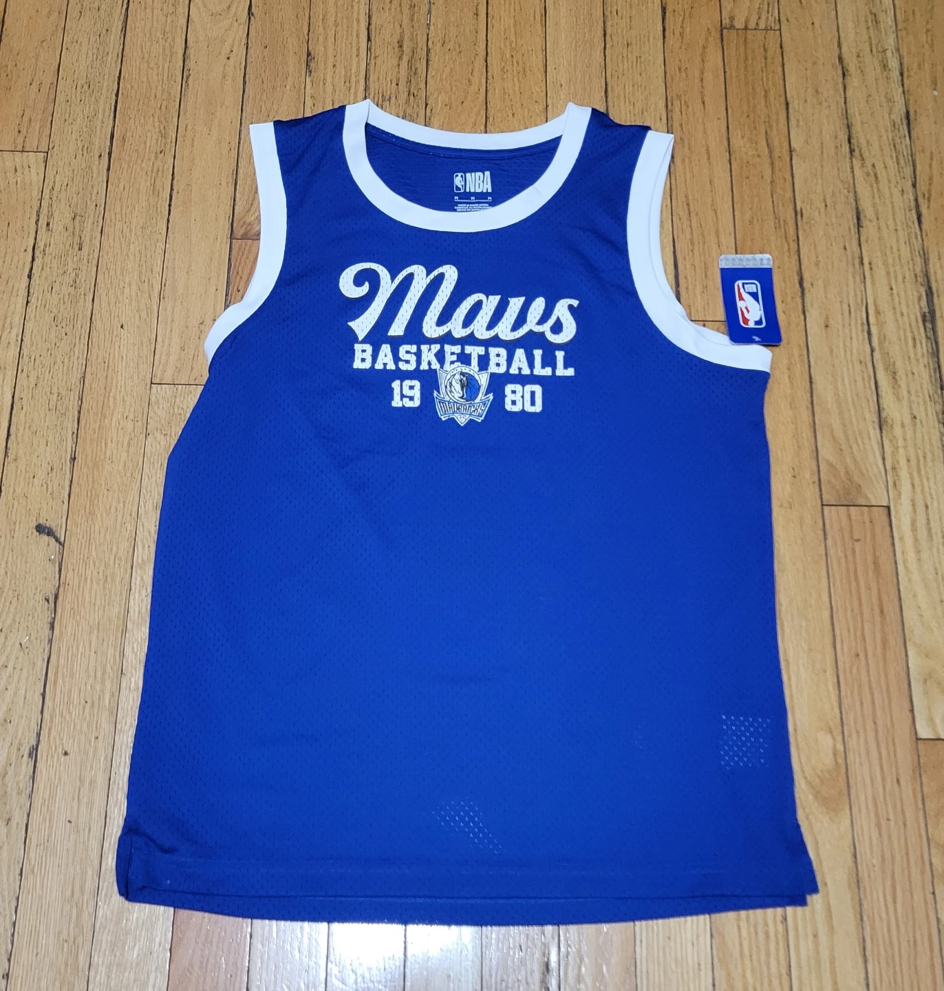 Dallas Mavericks Basketball Tank Top size Medium