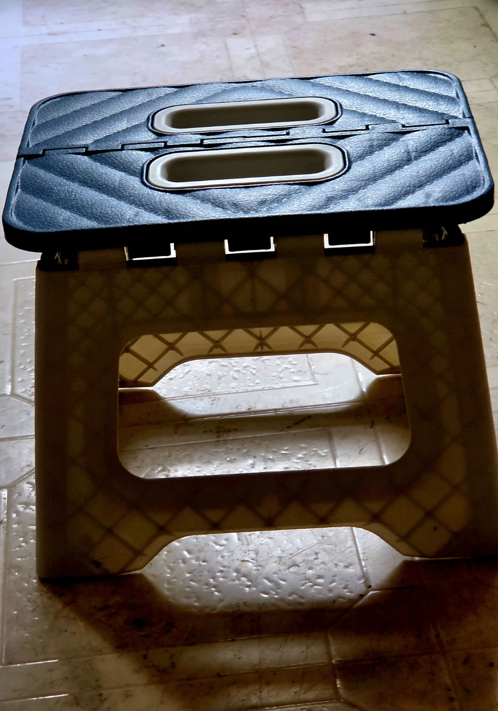 New Foldable Plastic Stool