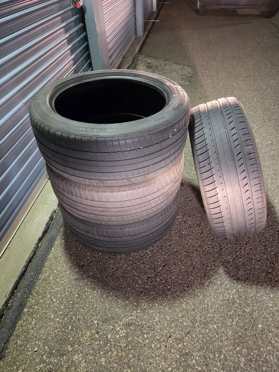 275/45R21  Michelin Latitude Sport