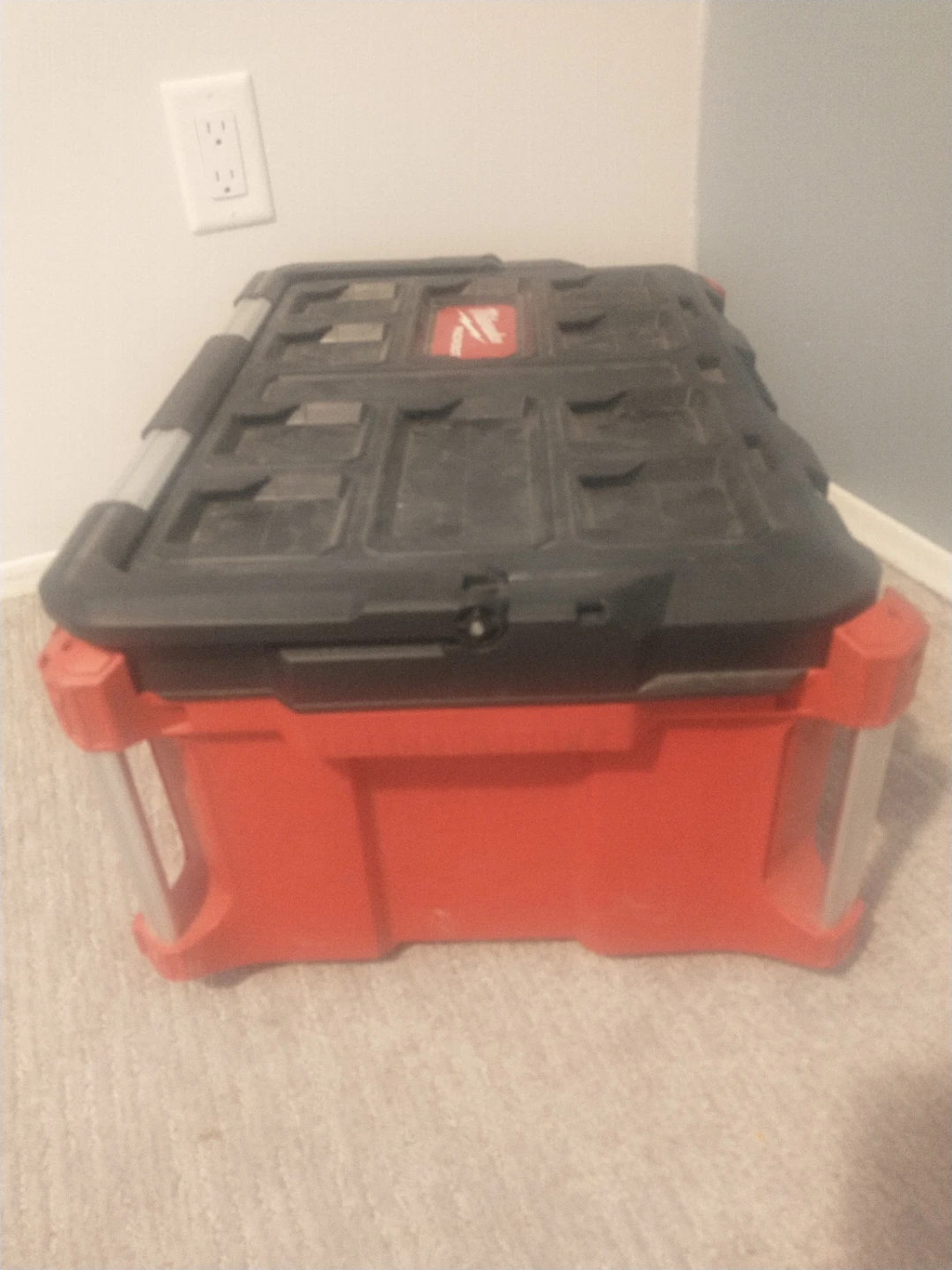 Milwaukee PACKOUT Large Tool Box - photo 2