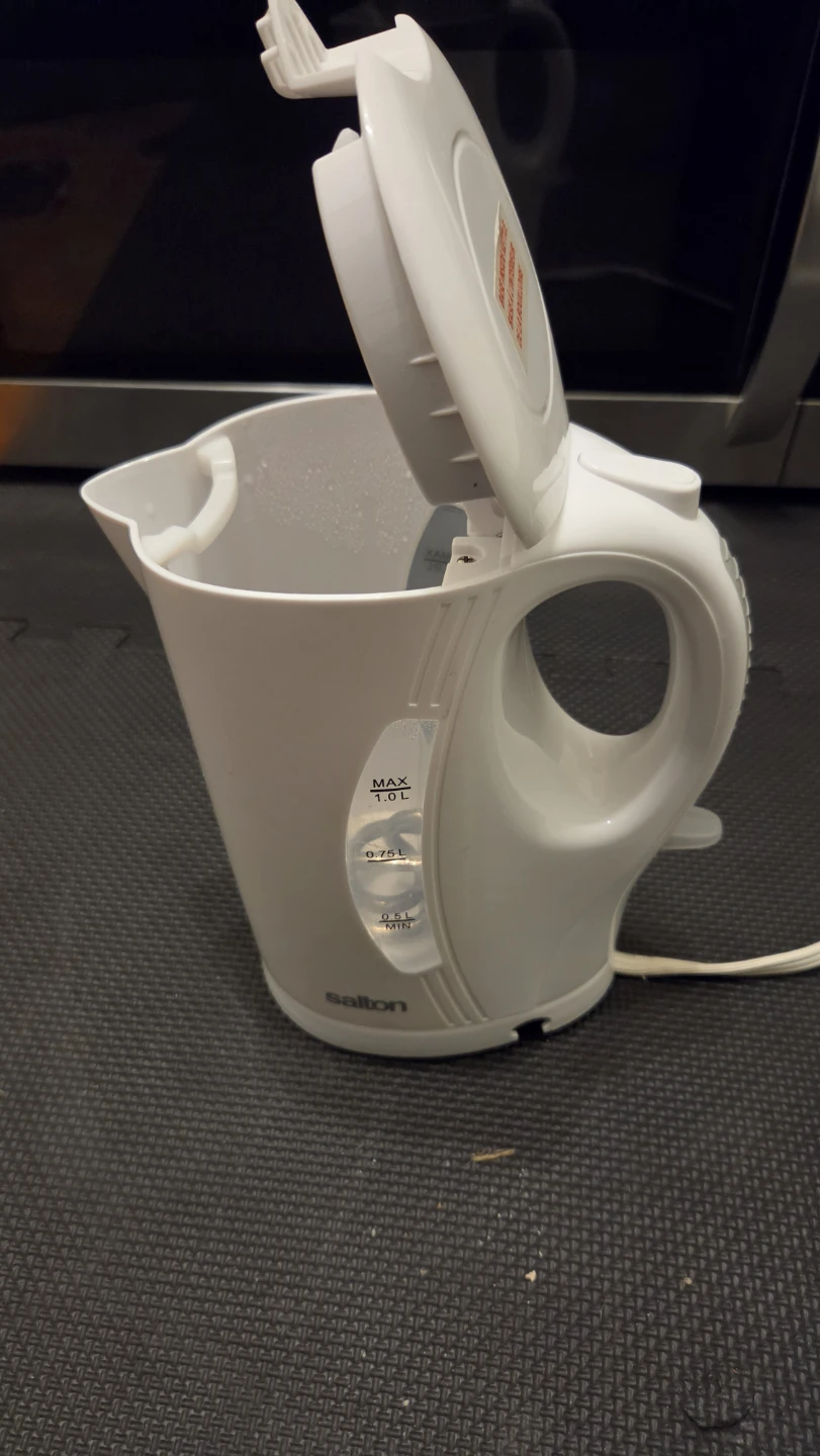 Salton 1.0L White Electric Kettle
