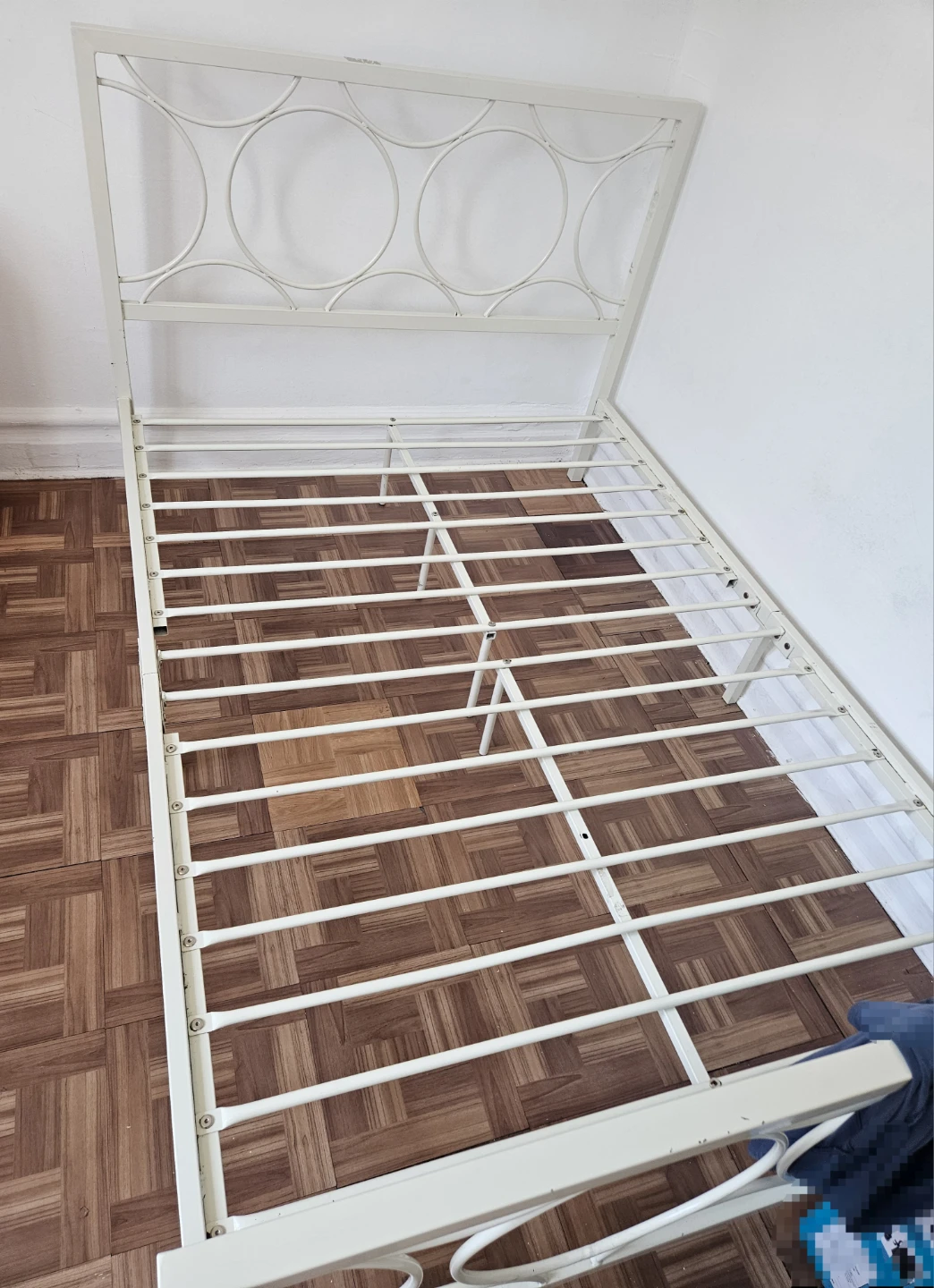 White Metal Full Size Bed Frame - photo 2
