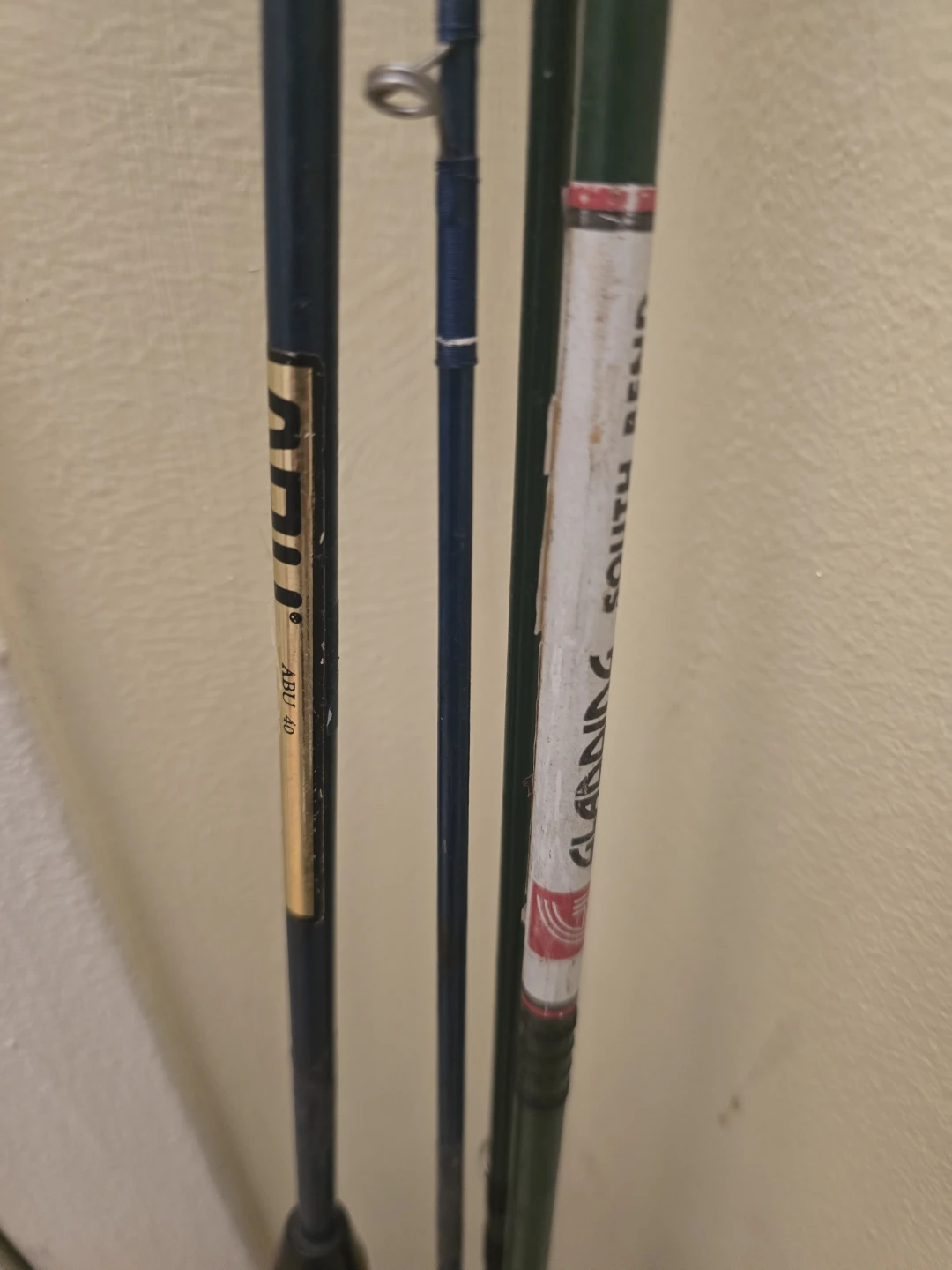 Two Vintage Fishing Rods - Abu 40 and Gladding South Bend - photo 3