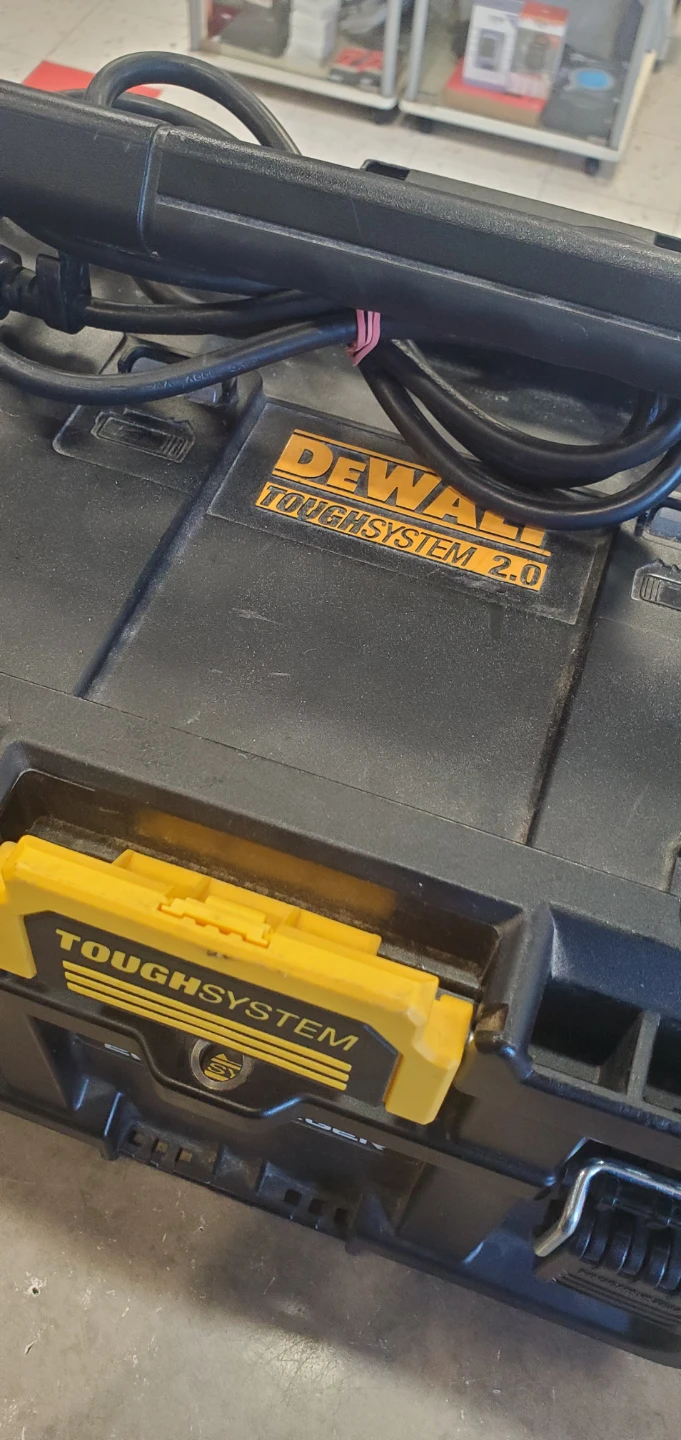 DeWalt ToughSystem 2.0 20V Charger - photo 2