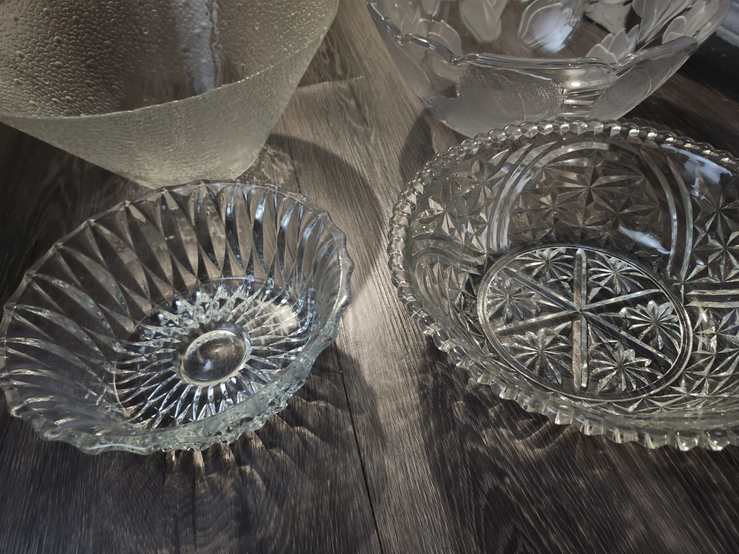 Set of 4 Decorative Glass Bowls