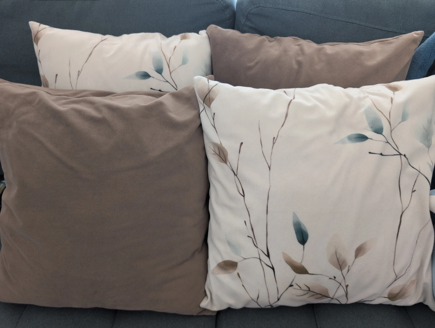 Set of 4 Decorative Throw Pillows