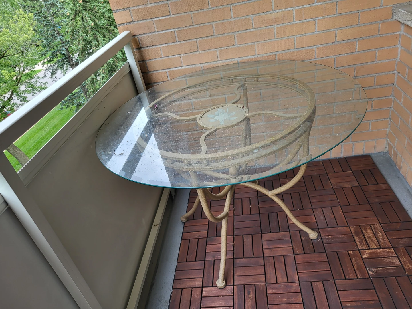 Round Glass Patio Table