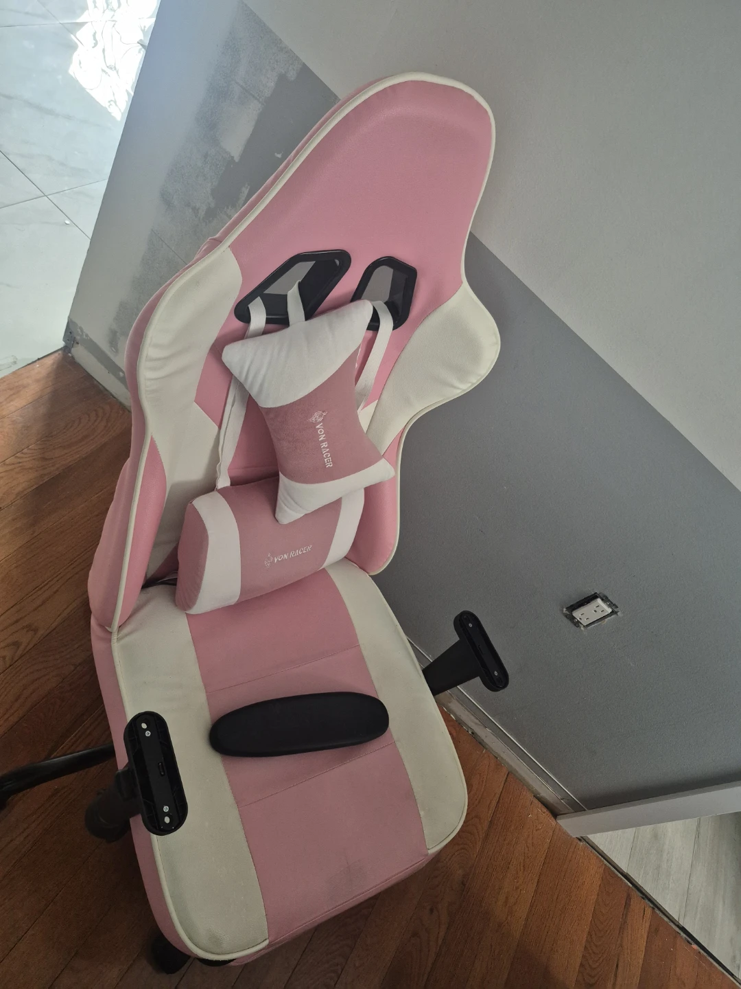 Pink Gaming Chair with Lumbar Pillow - photo 3
