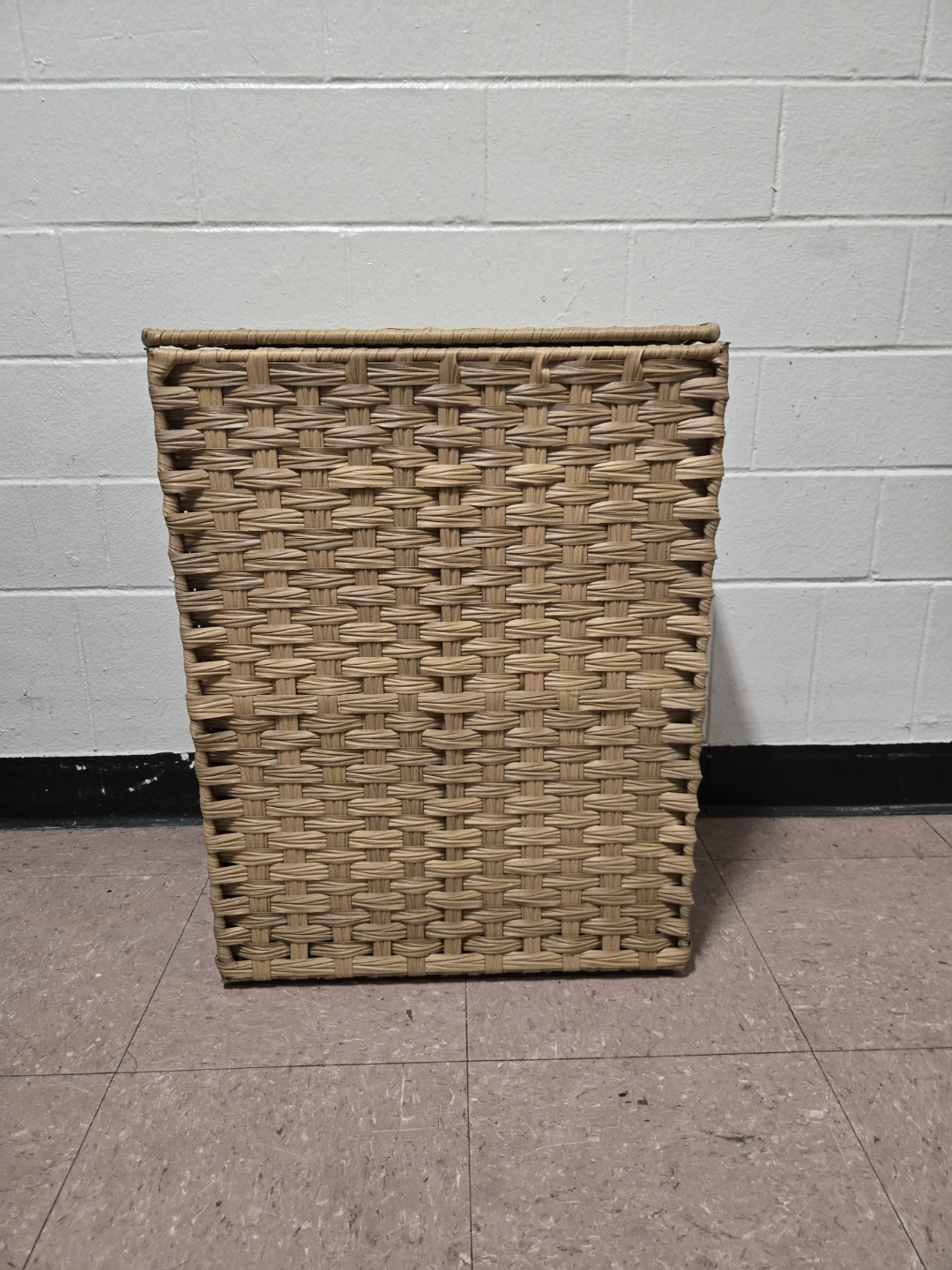 Foldable Faux Rattan Laundry Hamper with Hinged Lid - Tan Wicker