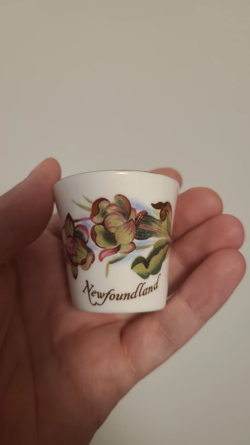 Newfoundland Fine Bone China Whisky Tot - photo 3